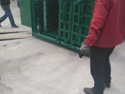 深圳30吨立式打包机 废品压块机图4