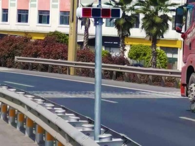 双面爆闪灯 太阳能爆闪灯生产厂家图3