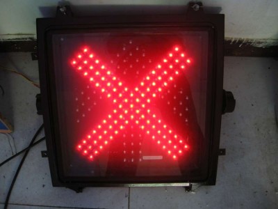 红叉路箭头指示器 车道指示信号灯 交通警示灯报价图2